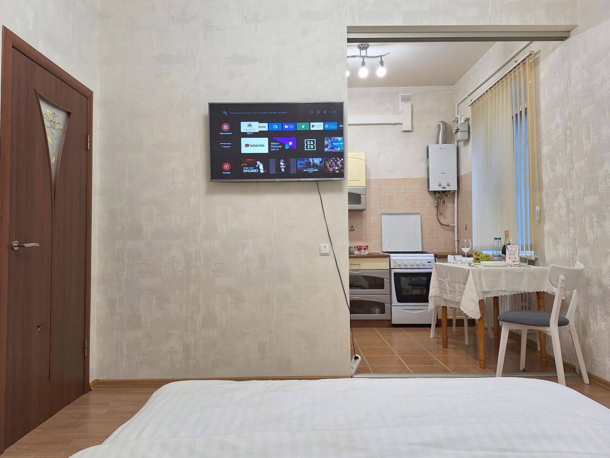 Однокімна Квартира Біля Каштанової Алеї У Центрі Полтави Мережа Alexapartments Документи Для Відряджень Безконтатне Заселення 24-7 Poltava Buitenkant foto